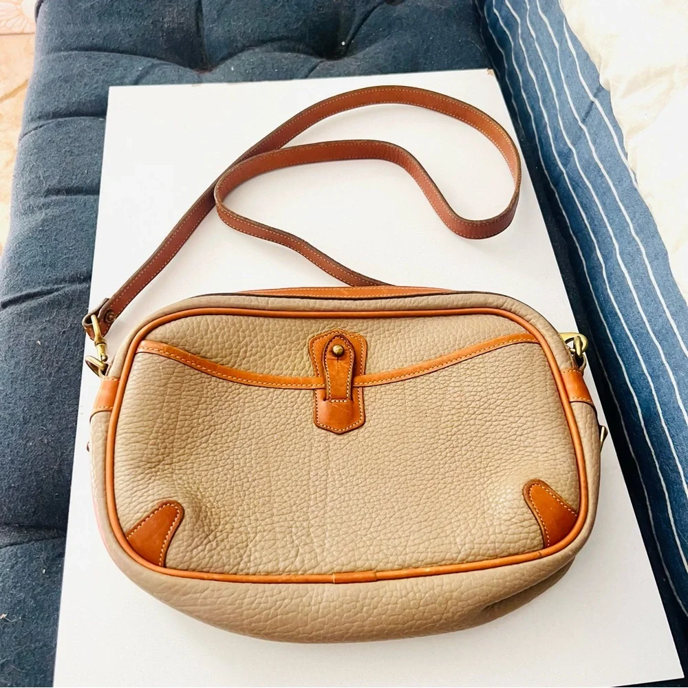 Vintage Leather Beige and Camel Dooney & Bourke Crossbody with detachable strap - Picture 5 of 14